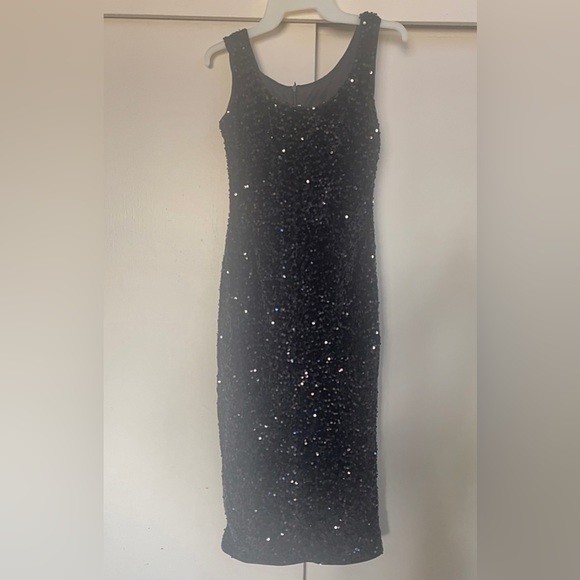 Dresses & Skirts - Basic sequence black dress